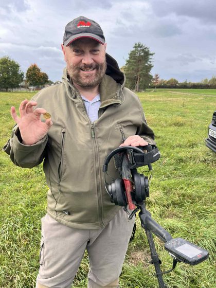 Beim ersten Sondeln eine Goldmünze im Wert von 6000 Euro gefunden